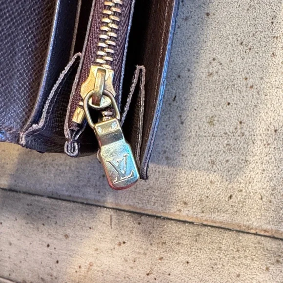 Louis Vuitton Damier Porte Sarah Wallet